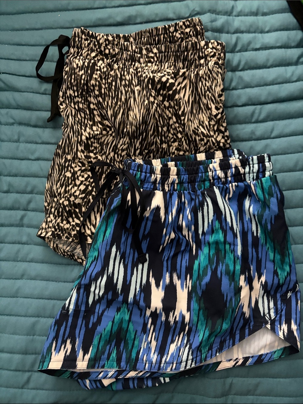 Old Navy Black & Blue Patterned Athletic Shorts Duo - Size M